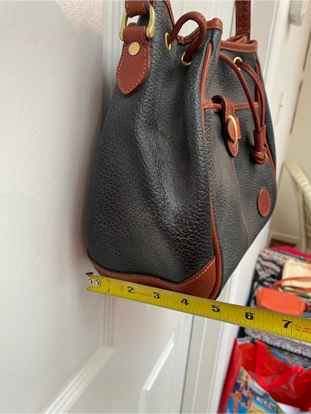 Liz Claiborne Black and Brown Pebbled Leather Drawstring Shoulder Bag - Picture 6 of 12